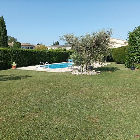 Chambre D'Hote Au Coeur Des Alpilles Mouries Exteriör bild