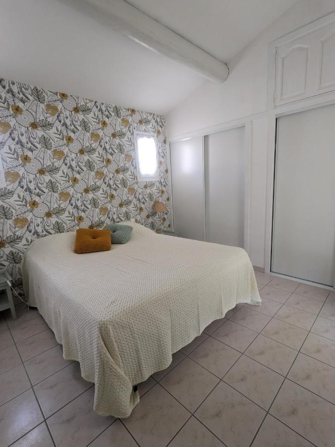 Chambre D'Hote Au Coeur Des Alpilles Mouries Exteriör bild
