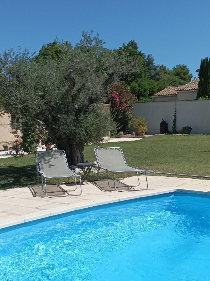 Chambre D'Hote Au Coeur Des Alpilles Mouries Exteriör bild