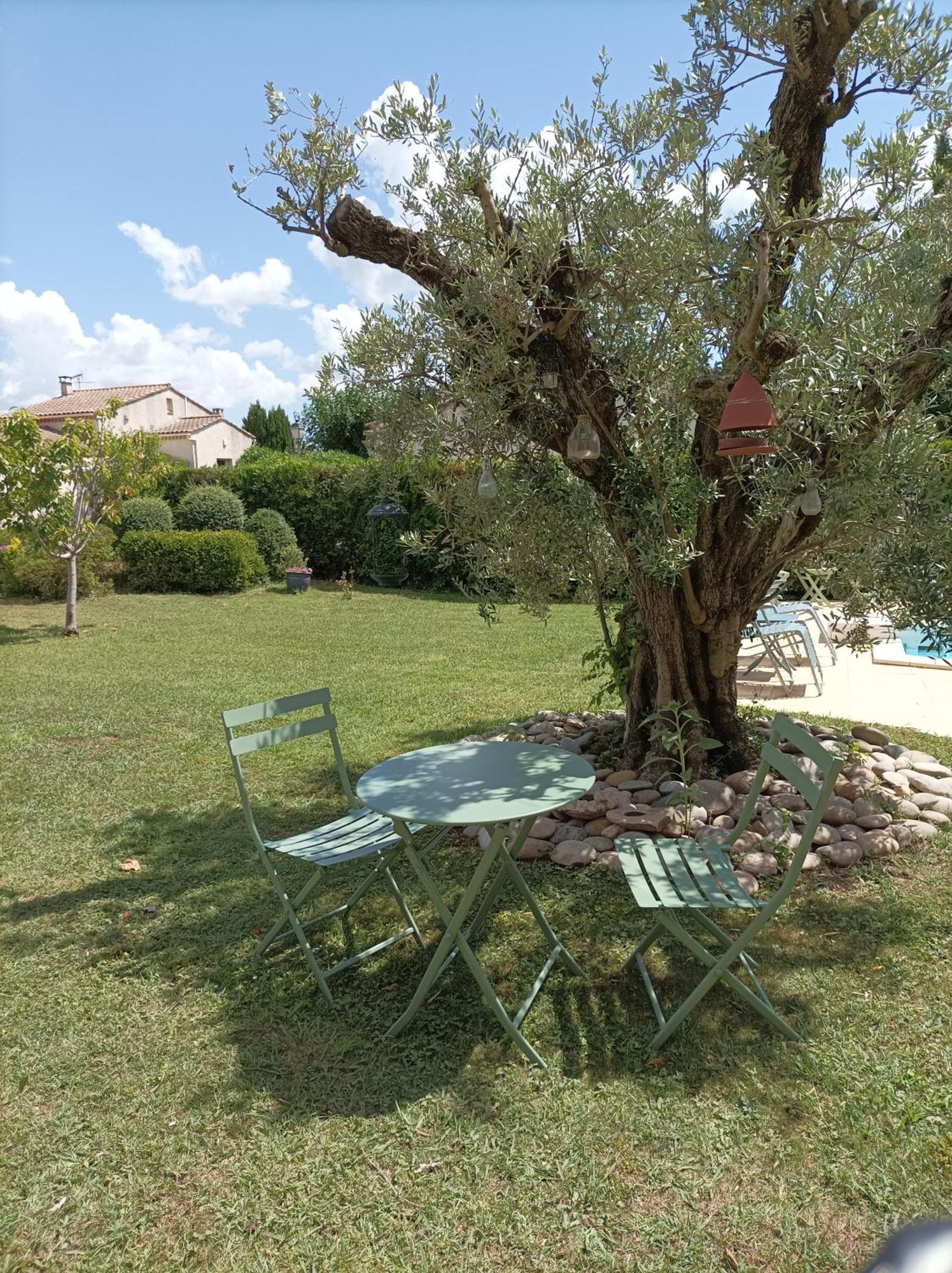 Chambre D'Hote Au Coeur Des Alpilles Mouries Exteriör bild